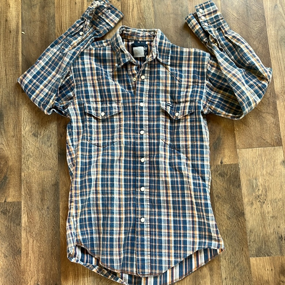 4/$20🥳 Wrangler vintage men’s western button down size S